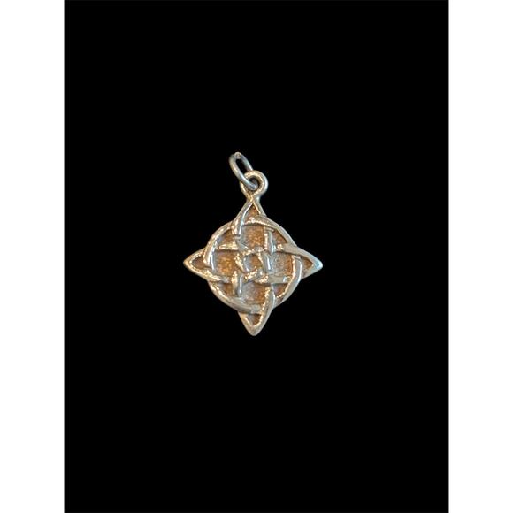 Unbranded Jewelry - Sterling Silver Ireland Celtic Knot Quilt Charm 925